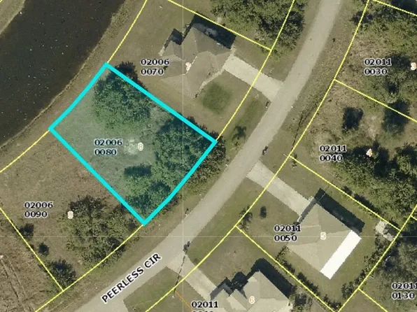 516 Peerless Cir, Lehigh Acres, FL 33974