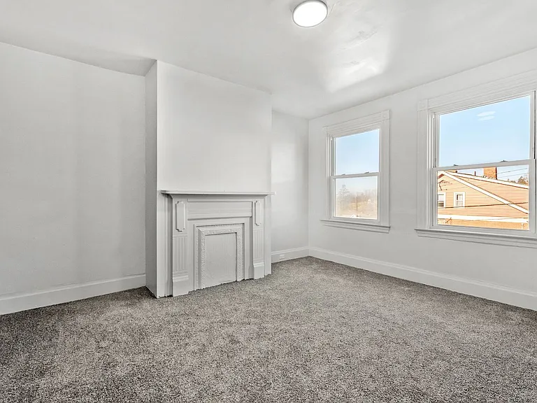 115 W Cherryhill St — Photo 22
