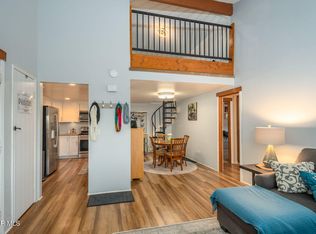 44442 15th St E APT 5, Lancaster, CA 93535