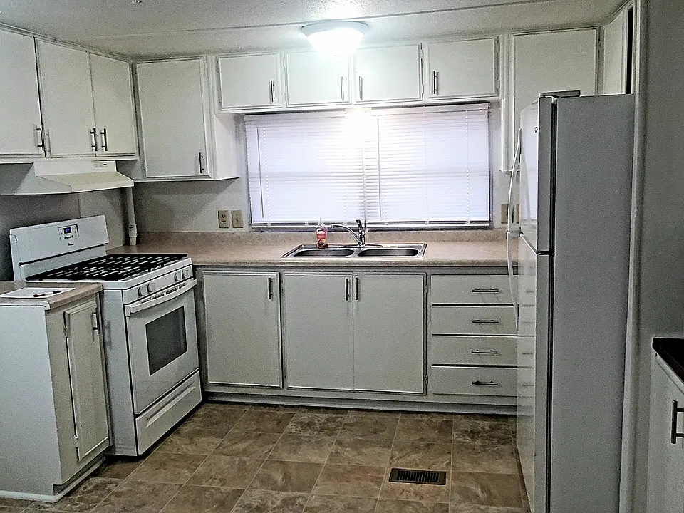 1713 E Rosser Ave #21