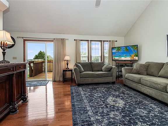 5th image of 2338 NE Overbrook Dr