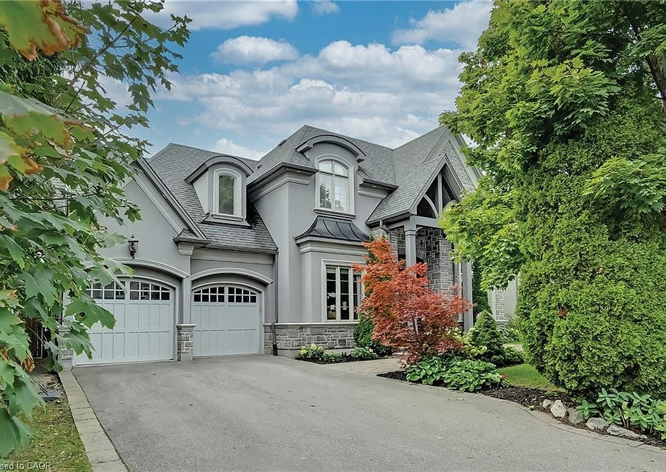 1st image of 594 Maplehurst Ave