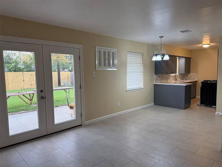 7335 Tanager St — Photo 2