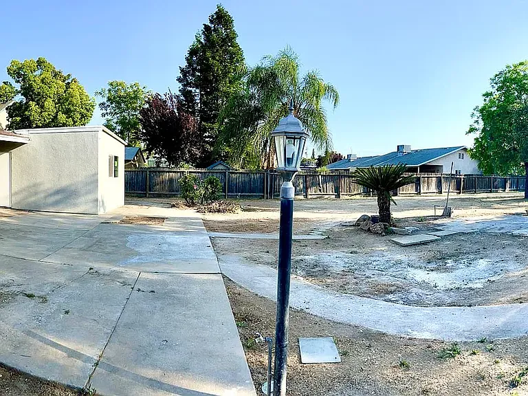 930 Sunnyside Ave — Photo 14