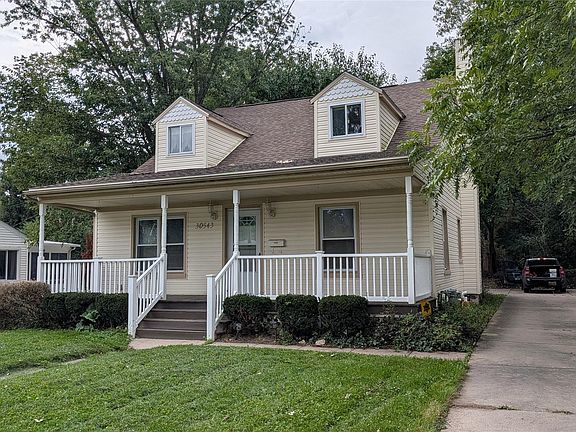 2nd image of 30543 Everett St
