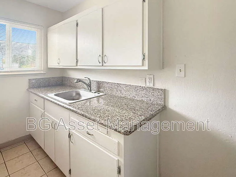 714 Darina Ave — Photo 4