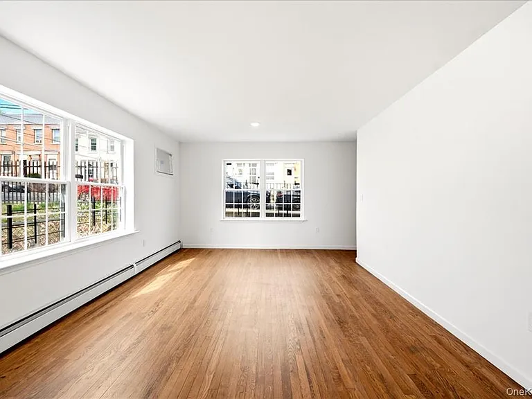 82 Morningside Ave #SFH — Photo 5