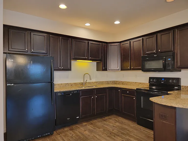 619 Thornberry Ln #108 — Photo 3