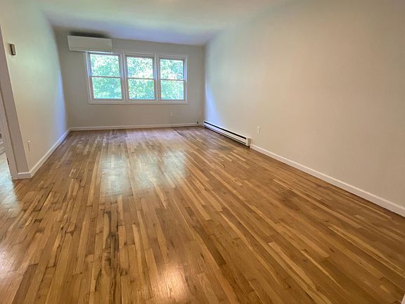 3rd image of 1319 Bell Blvd Floor 3