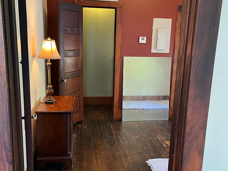 217 W La Rua St — Photo 9