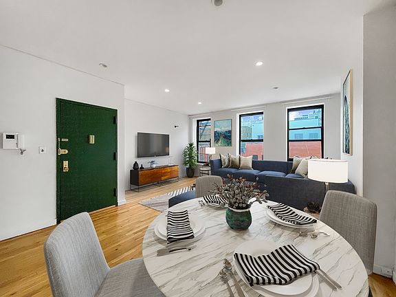 4th image of 372 Manhattan Ave APT 4A