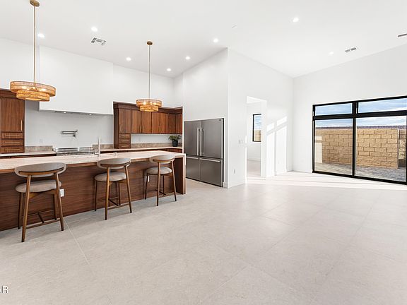 4th image of 601 Aquamarine Dr