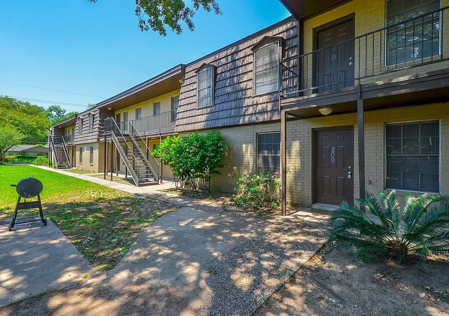 Katy Oaks 1526 — Photo 3