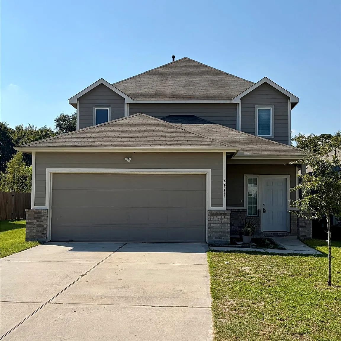 4 bed, 2.5 bath, 2466 sqft, $2,300 — Photo 4