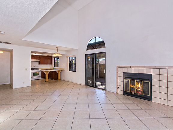 2nd image of 3718 1/2 Grace Ave