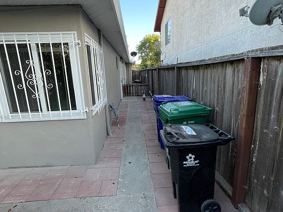 5th image of 5703-5705 Carlos Ave