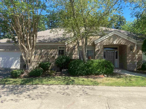 55 Hunters Green Cir, Little Rock, AR 72211