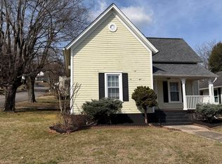 521 W 1st Ave, Lenoir City, TN 37771