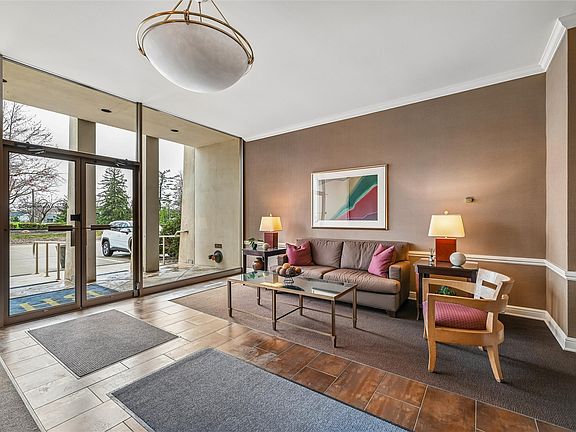 4th image of 2222 1st Ave NE APT 108