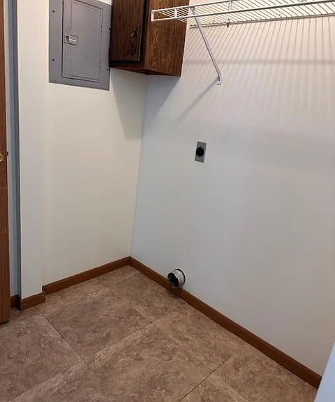 37 Joan Dr — Photo 15