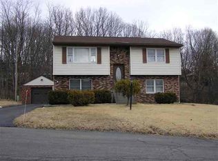 11 Rosemary Dr, Albany, NY 12211