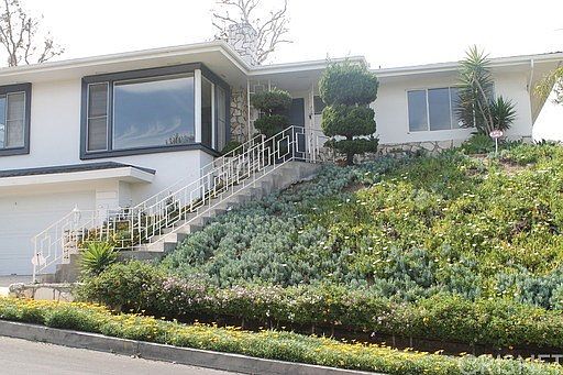 1st image of 2825 Medill Pl