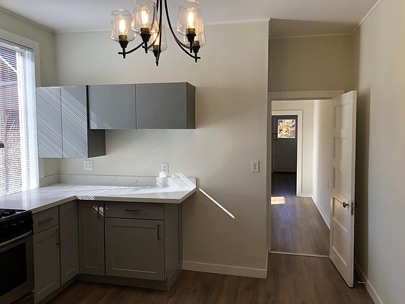 5th image of 743-745 Elizabeth St #743A