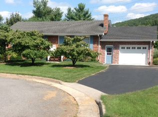 2121 Charlton Ln, Radford, VA 24141