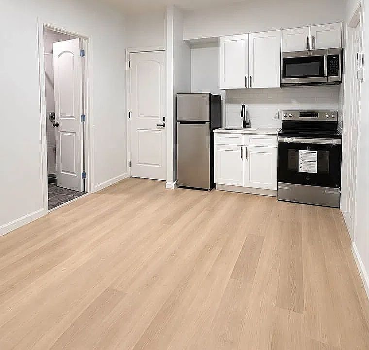 1st image of 105 Grove St #2