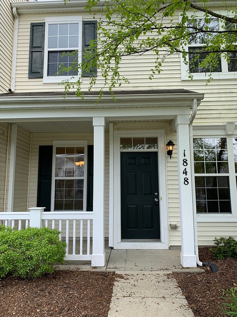 1848 Powers Rd, Woodstock, IL 60098 Zillow