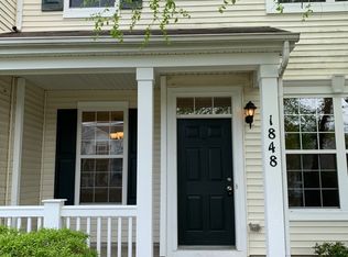 1848 Powers Rd, Woodstock, IL 60098