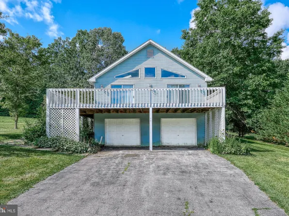 311 Lake Meade Dr, East Berlin, PA 17316