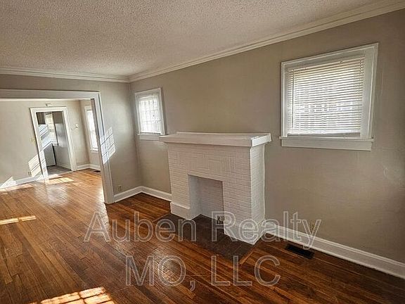 3rd image of 5411 Harrison St #1F