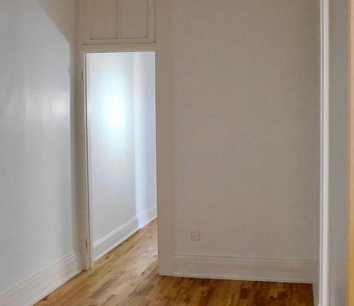 3rd image of 3005 Hackberry St #1