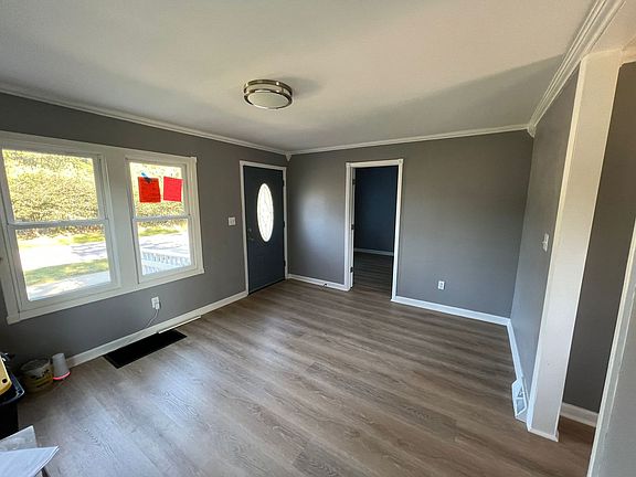 4th image of 401 Superior Ave