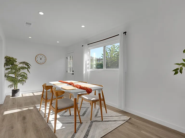 Leonard Dr — Photo 3