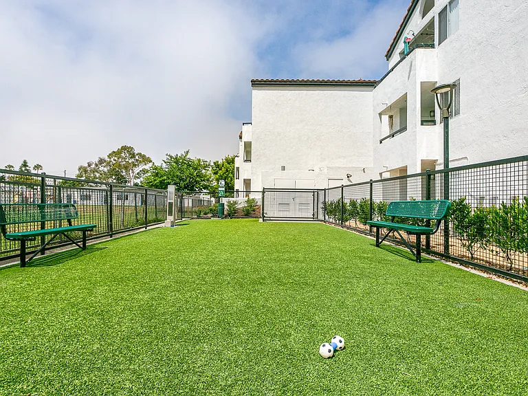 Newport Palms Apartments — Photo 30