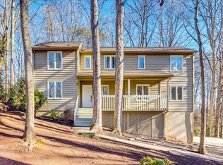 11 Woodvine Ln, Lake Wylie, SC 29710
