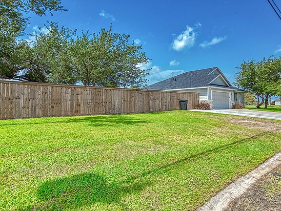 2nd image of 109 Teresa Ln