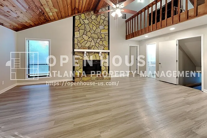 3 bed, 2.5 bath, 1872 sqft, $2,300 — Photo 4