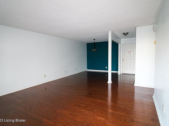 3rd image of 704 La Fontenay Ct
