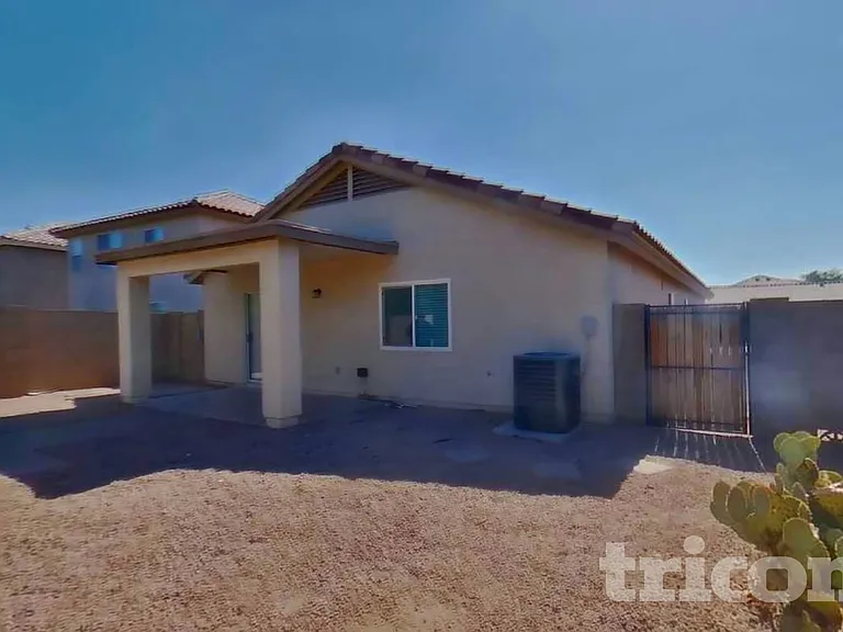 11934 N Olive St — Photo 16