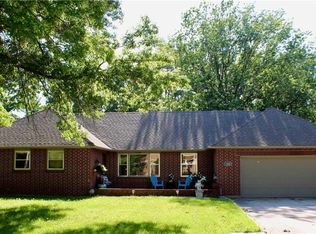 1202 S Jefferson St, Kearney, MO 64060