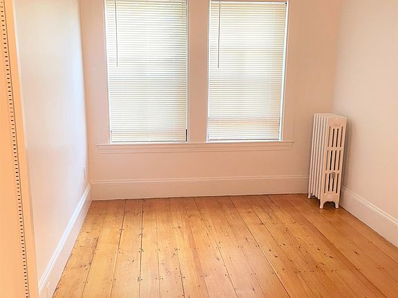 4th image of 30 Healey St