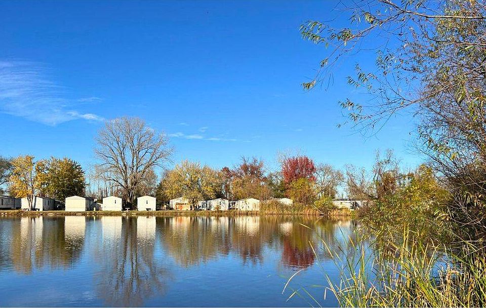 2nd image of 3120 W Chain Of Rocks Rd