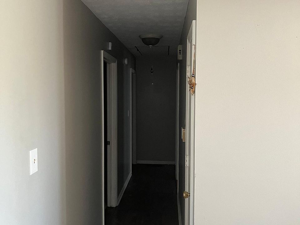 1st image of 500 Foxwood Dr