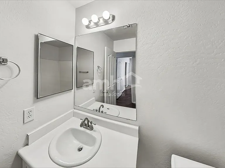 10440 W Colter St — Photo 16