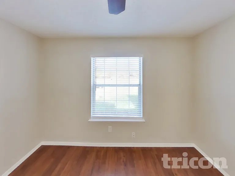 1009 Ridge Top Dr — Photo 11