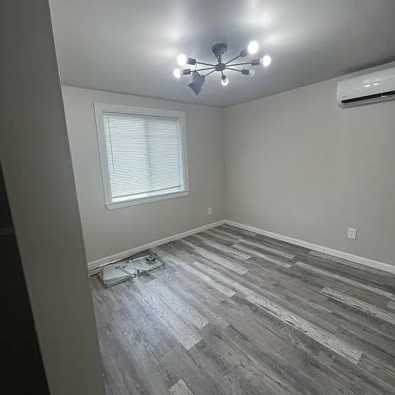106 4th St #FRONT — Photo 8
