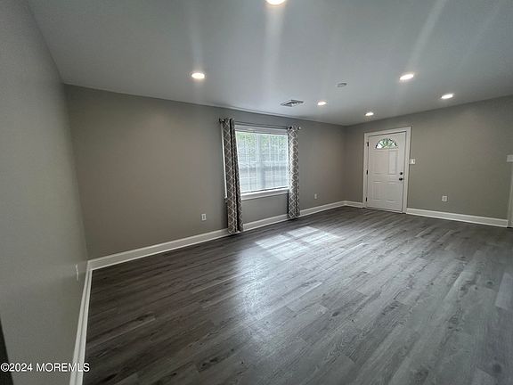 3rd image of 822 De Guise St